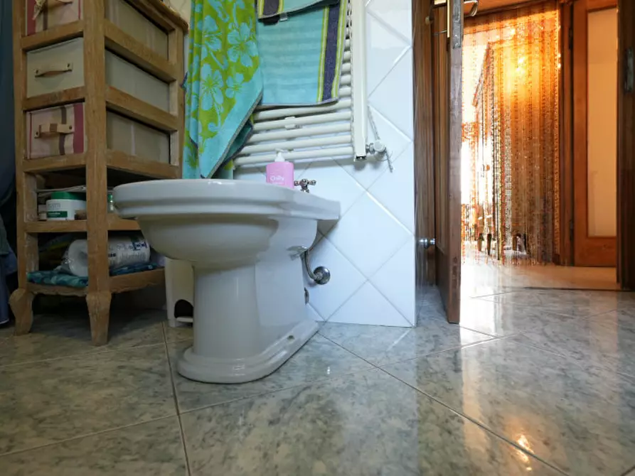 Immagine 22 di Appartamento in vendita  in Strada Nino bixio a Parma