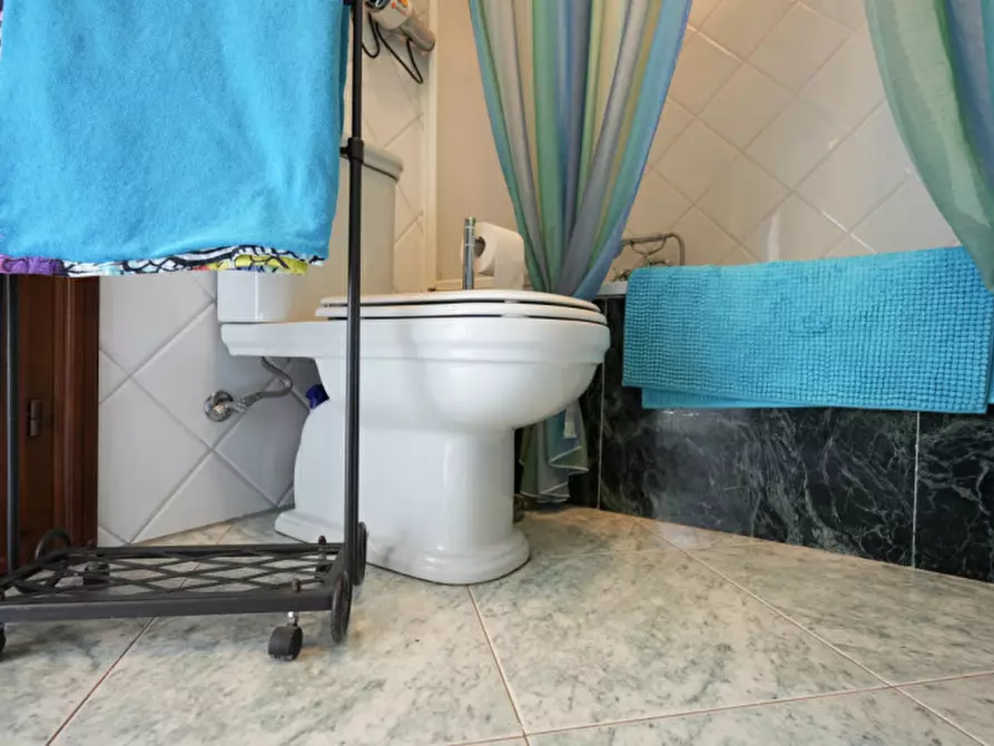 Immagine 23 di Appartamento in vendita  in Strada Nino bixio a Parma