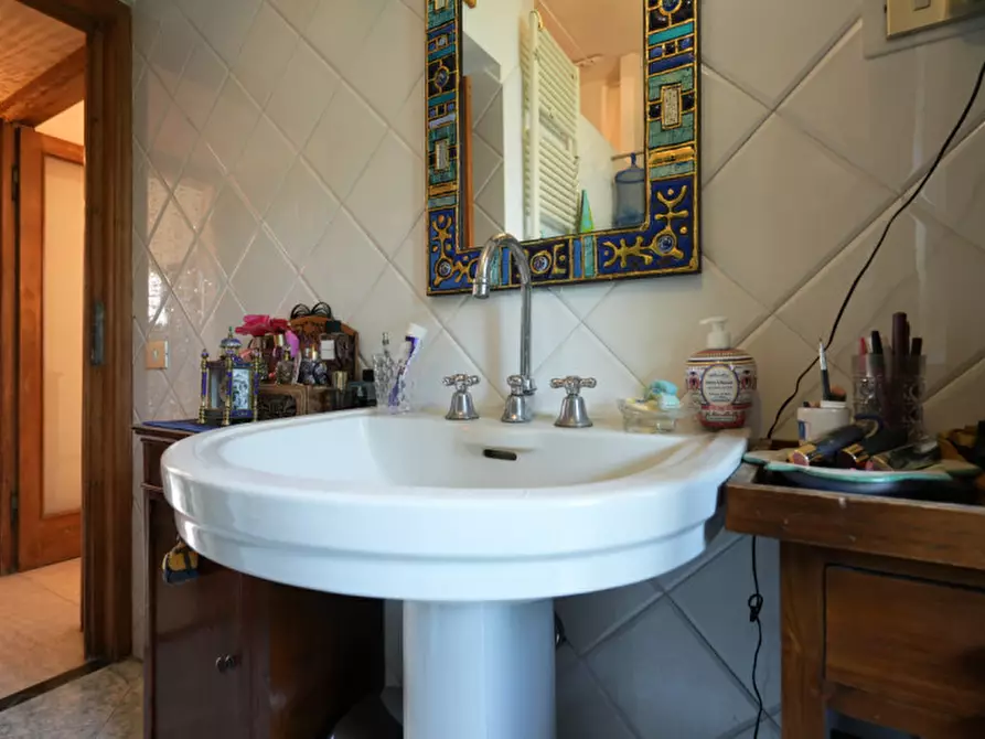 Immagine 24 di Appartamento in vendita  in Strada Nino bixio a Parma