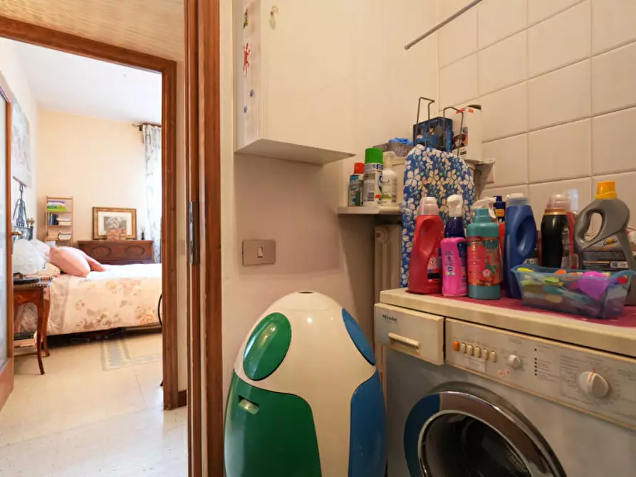 Immagine 27 di Appartamento in vendita  in Strada Nino bixio a Parma