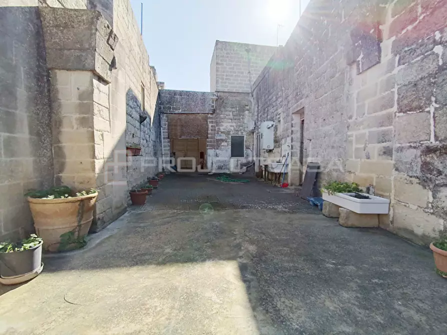 Immagine 18 di Casa indipendente in vendita  in via Roma a Cursi