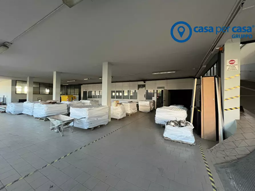 Immagine 1 di Magazzino in affitto  in Viale Porta Po a Rovigo