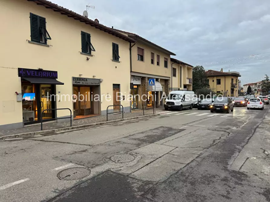 Immagine 2 di Negozio in affitto  in Via Roma 116 a Bagno A Ripoli