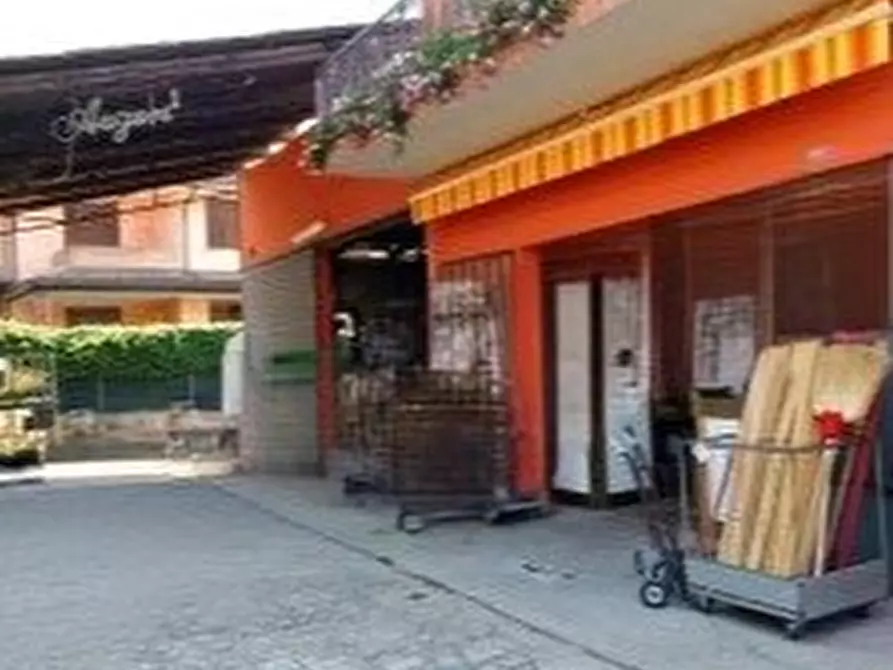 Immagine 2 di Laboratorio in vendita  in Via Volta 10 a Campagna Lupia