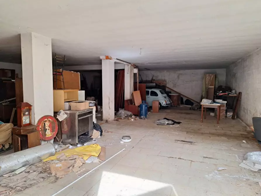 Immagine 3 di Magazzino in vendita  in viale Stazione Centrale, N. snc a Sulmona