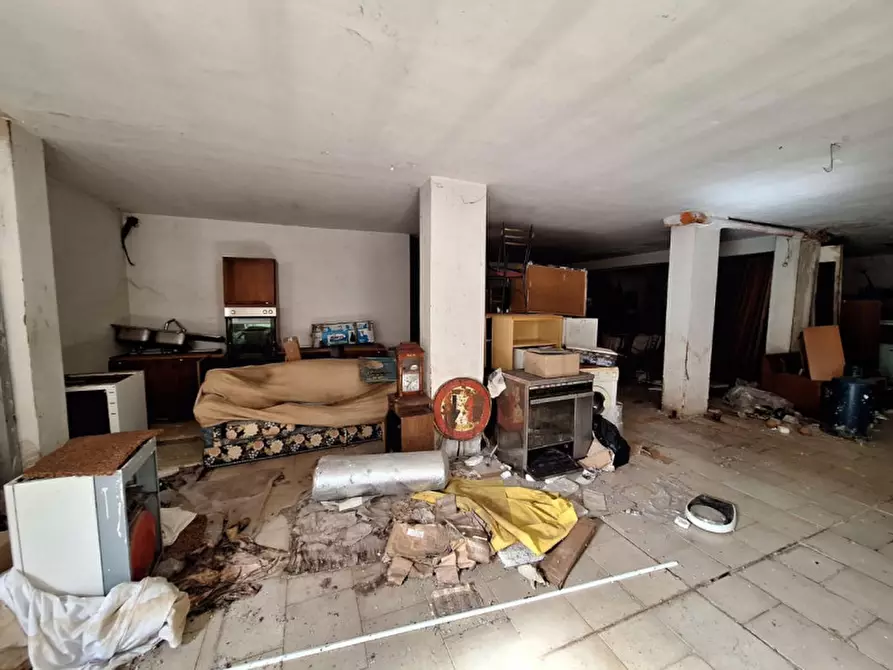 Immagine 5 di Magazzino in vendita  in viale Stazione Centrale, N. snc a Sulmona