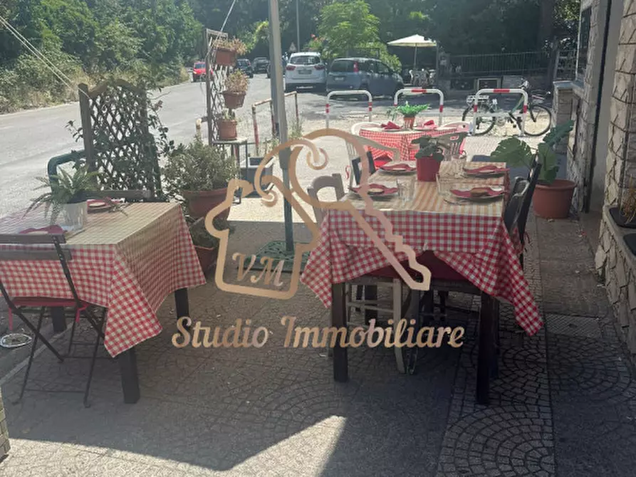 Immagine 9 di Attività commerciale in vendita  in Via Braccianese Claudia 95 a Roma