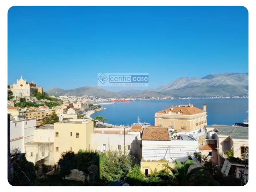 Immagine 1 di Appartamento in vendita  in via degli albito a Gaeta