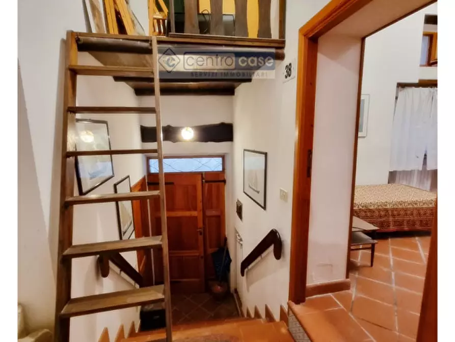 Immagine 3 di Appartamento in vendita  in via degli albito a Gaeta