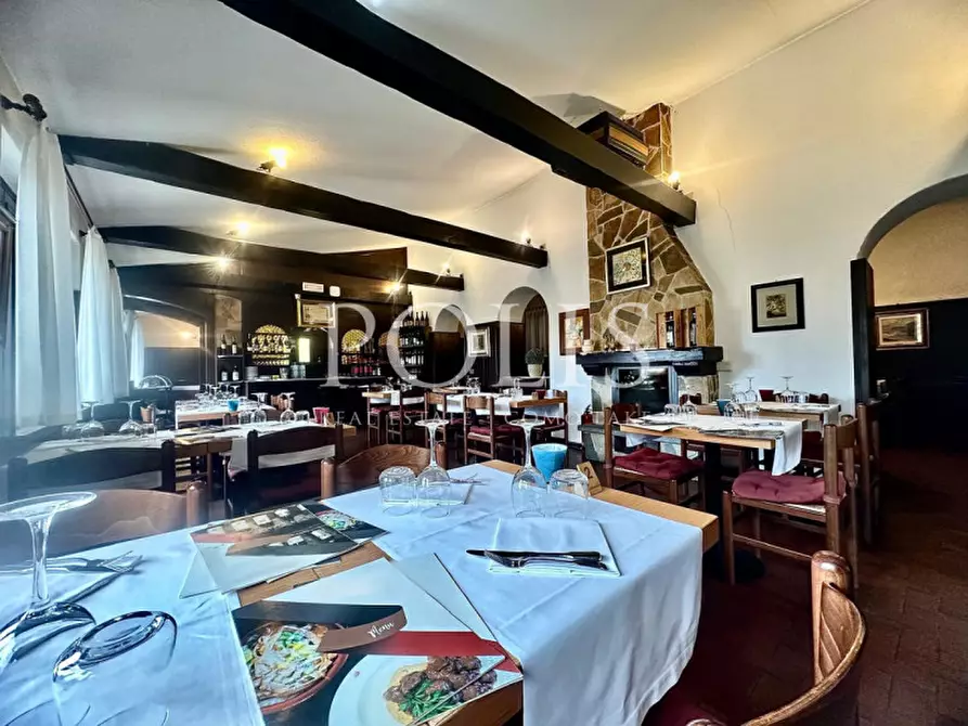 Immagine 2 di Attività commerciale in vendita  a Como