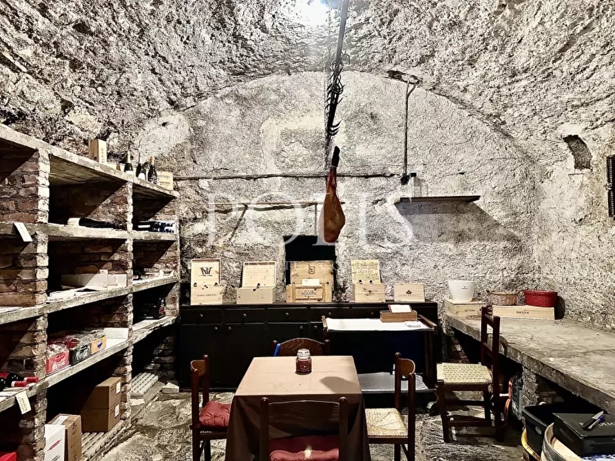 Immagine 3 di Attività commerciale in vendita  a Como