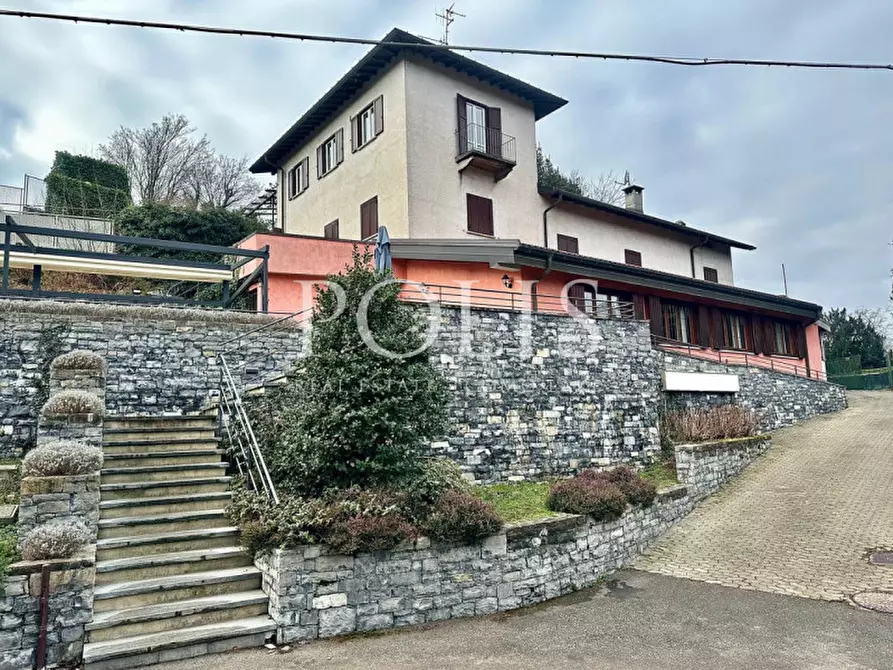 Immagine 8 di Attività commerciale in vendita  a Como