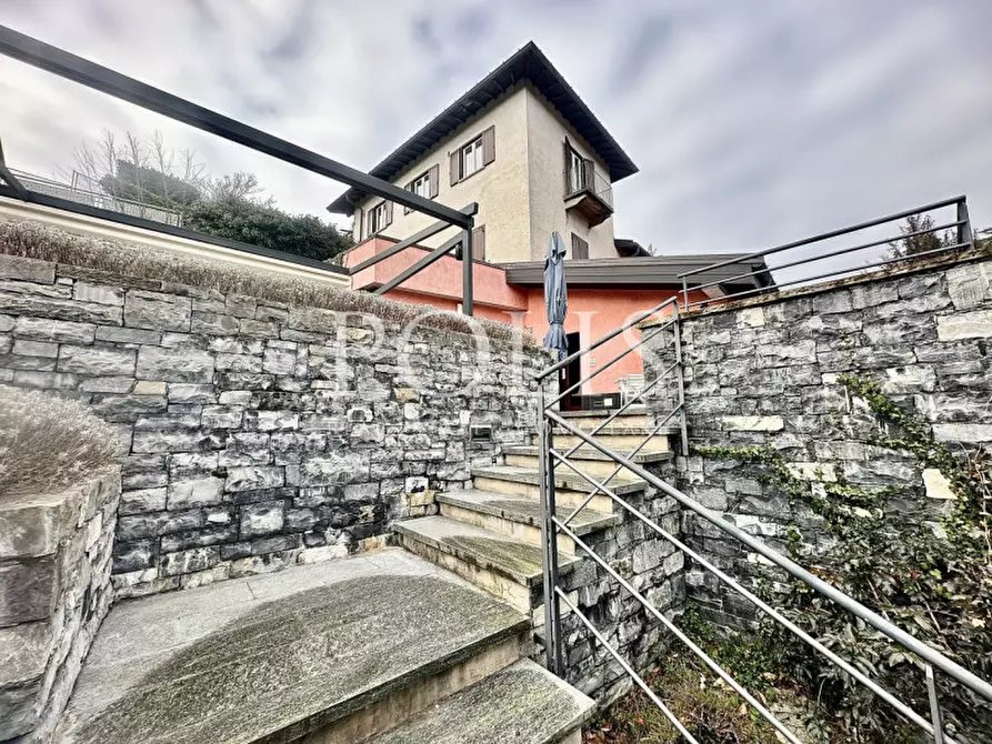 Immagine 9 di Attività commerciale in vendita  a Como