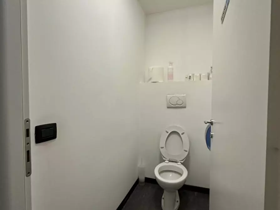 Immagine 11 di Ufficio in affitto  in Via dei Lavoratori a Buccinasco