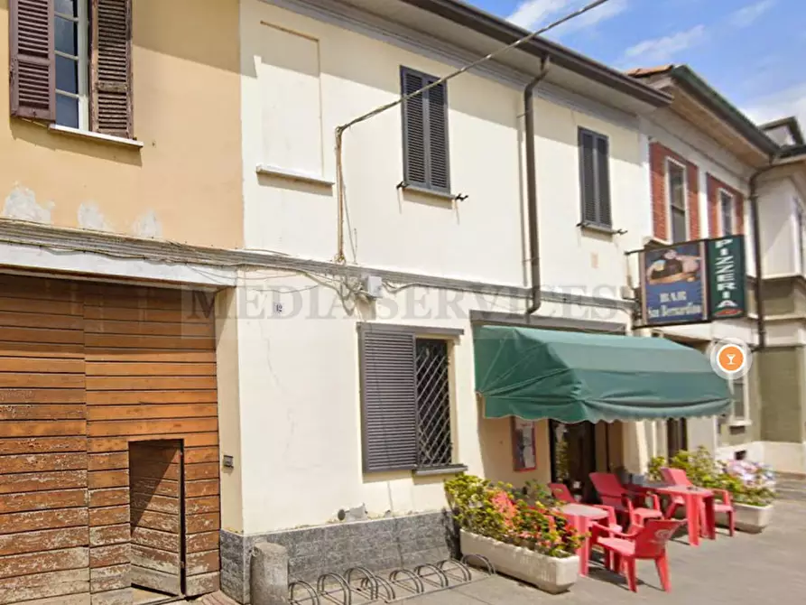 Immagine 1 di Negozio in vendita  in via San Bernardino n° 10 a Sannazzaro De' Burgondi