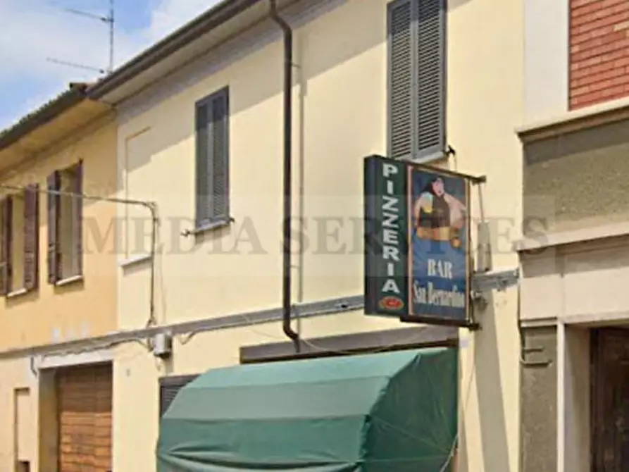 Immagine 2 di Negozio in vendita  in via San Bernardino n° 10 a Sannazzaro De' Burgondi