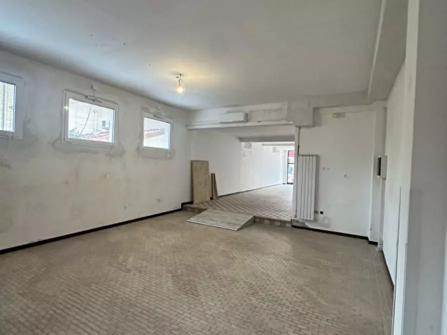 Immagine 5 di Ufficio in affitto  in via nazionale 251 a Mira