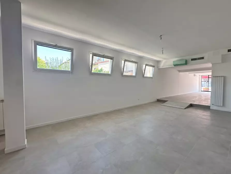 Immagine 5 di Ufficio in affitto  in via nazionale 251 a Mira