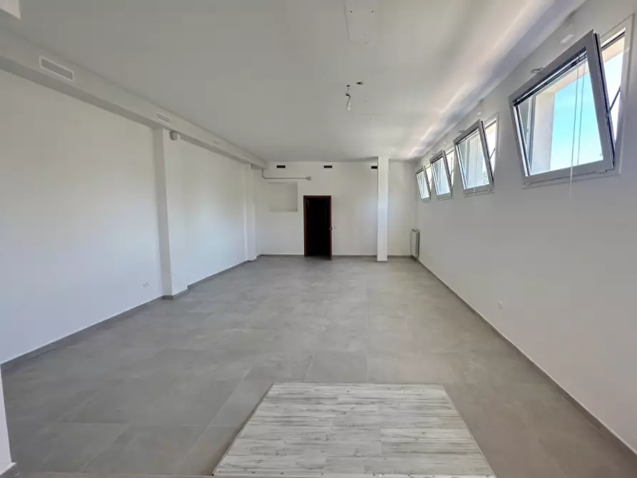 Immagine 8 di Ufficio in affitto  in via nazionale 251 a Mira