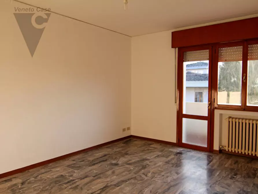 Immagine 8 di Appartamento in vendita  in Via Gaetano Donizetti a Piove Di Sacco