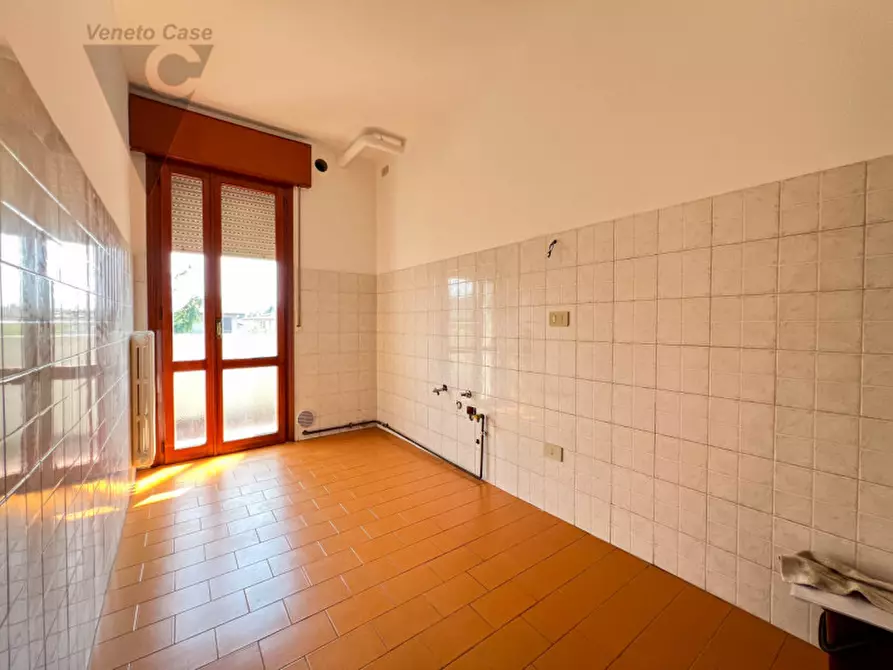 Immagine 11 di Appartamento in vendita  in Via Gaetano Donizetti a Piove Di Sacco