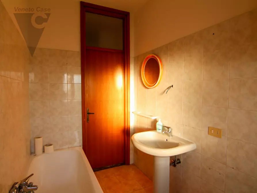 Immagine 15 di Appartamento in vendita  in Via Gaetano Donizetti a Piove Di Sacco