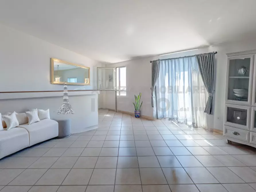 Immagine 1 di Appartamento in vendita  in Via Padule a La Maddalena