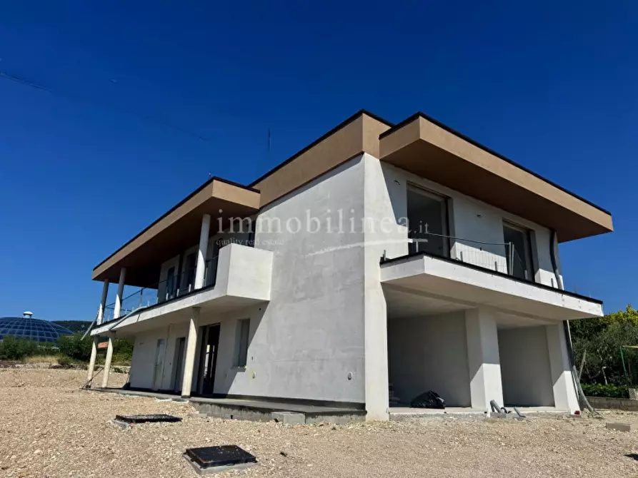 Immagine 1 di Attico in vendita  in via Giare a Garda