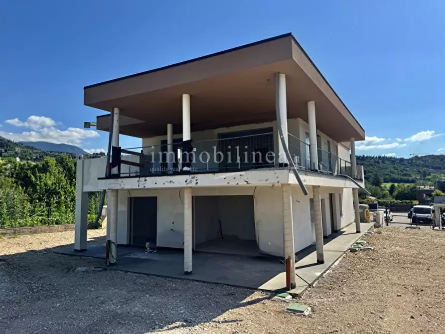 Immagine 4 di Attico in vendita  in via Giare a Garda