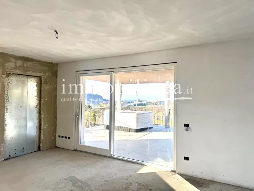 Immagine 10 di Attico in vendita  in via Giare a Garda