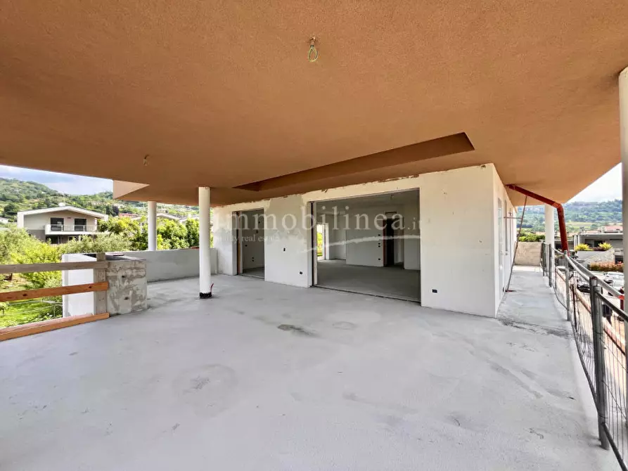 Immagine 14 di Attico in vendita  in via Giare a Garda