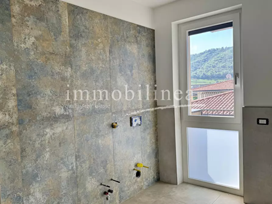 Immagine 17 di Attico in vendita  in via Giare a Garda