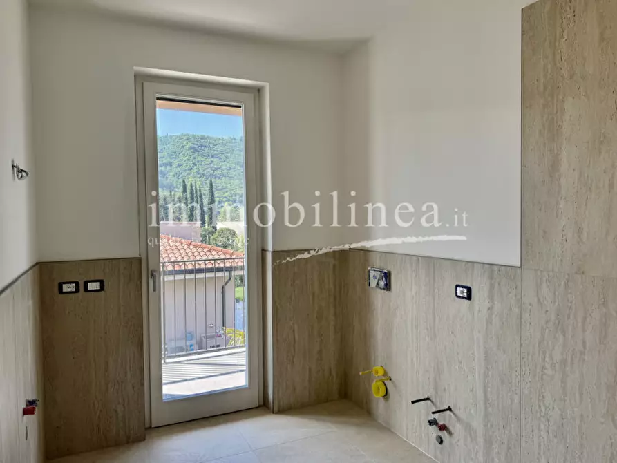 Immagine 18 di Attico in vendita  in via Giare a Garda