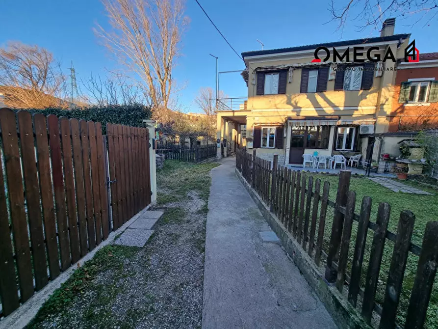 Immagine 4 di Appartamento in vendita  in Strada della Rosandra 56 a Trieste