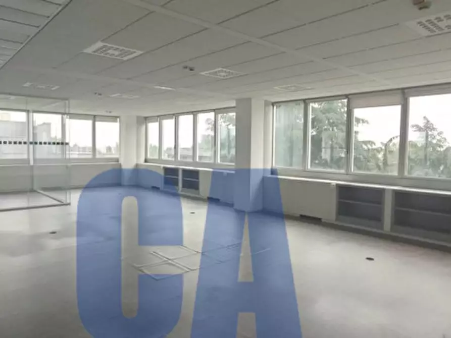 Immagine 3 di Ufficio in affitto  in VIA BUGATTI ETTORE a Milano