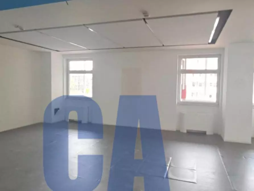 Immagine 5 di Ufficio in affitto  in VIA BUGATTI ETTORE a Milano