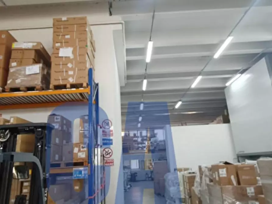 Immagine 8 di Capannone industriale in vendita  in VIA IDIOMI a Assago
