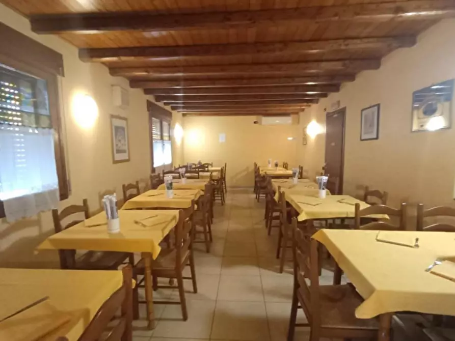 Immagine 3 di Negozio in vendita  in Via Balbi Vallier, N. 23 A-B a Rovigo