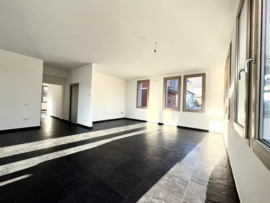 Immagine 5 di Negozio in affitto  in via Roma a Calvene