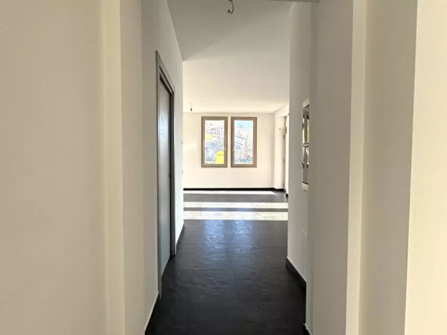 Immagine 9 di Negozio in affitto  in via Roma a Calvene