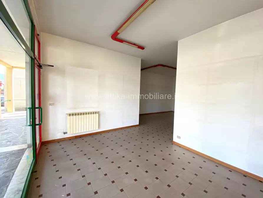 Immagine 6 di Negozio in vendita  in Via Pra a Este