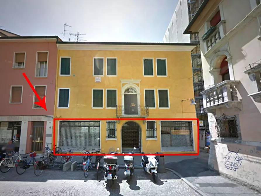 Immagine 1 di Negozio in vendita  in via Miani a Rovigo