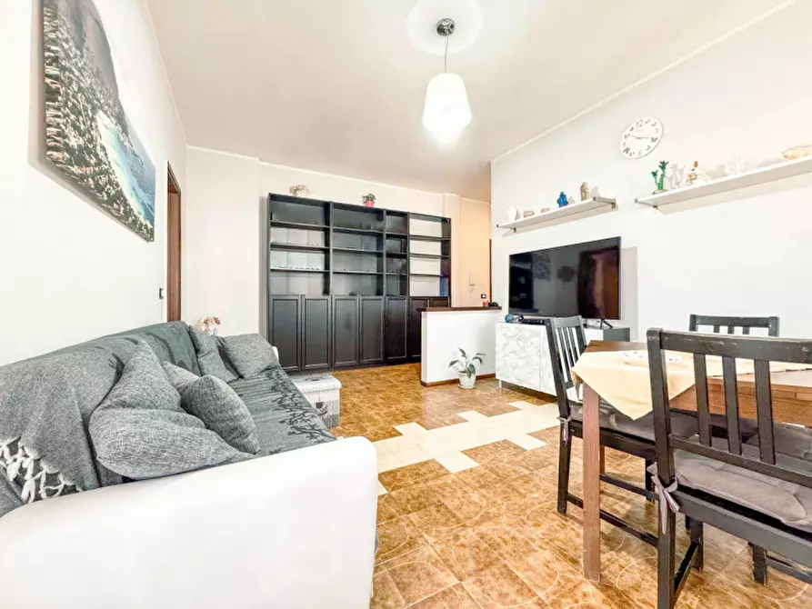 Immagine 4 di Appartamento in vendita  in VIA UGO FOSCOLO 9 a Bellinzago Novarese