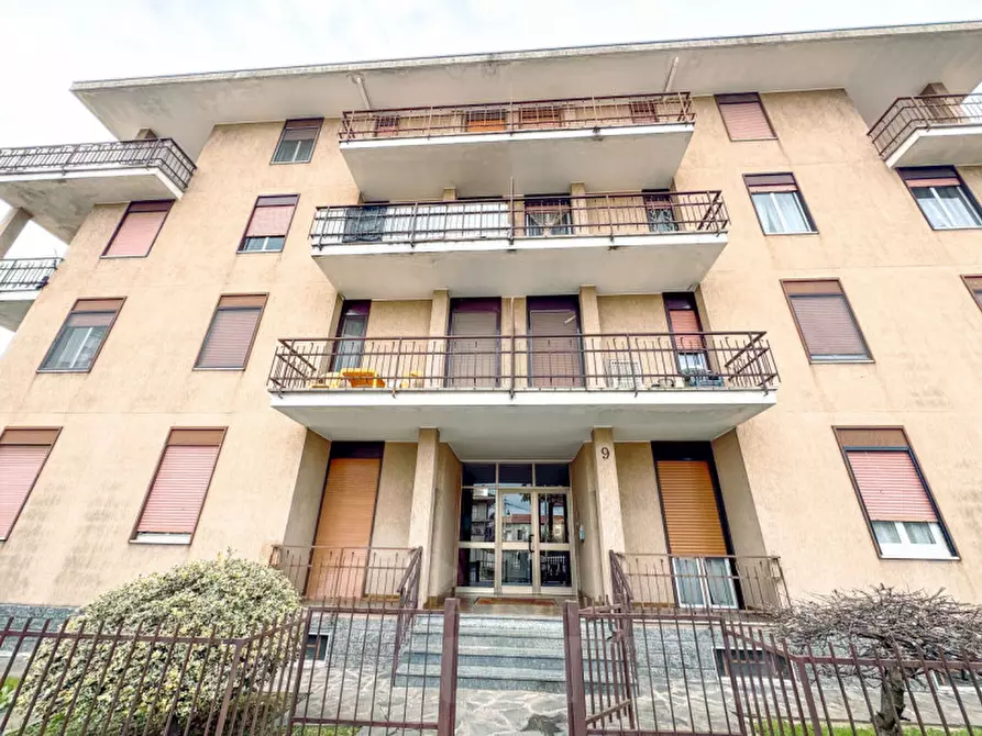 Immagine 15 di Appartamento in vendita  in VIA UGO FOSCOLO 9 a Bellinzago Novarese