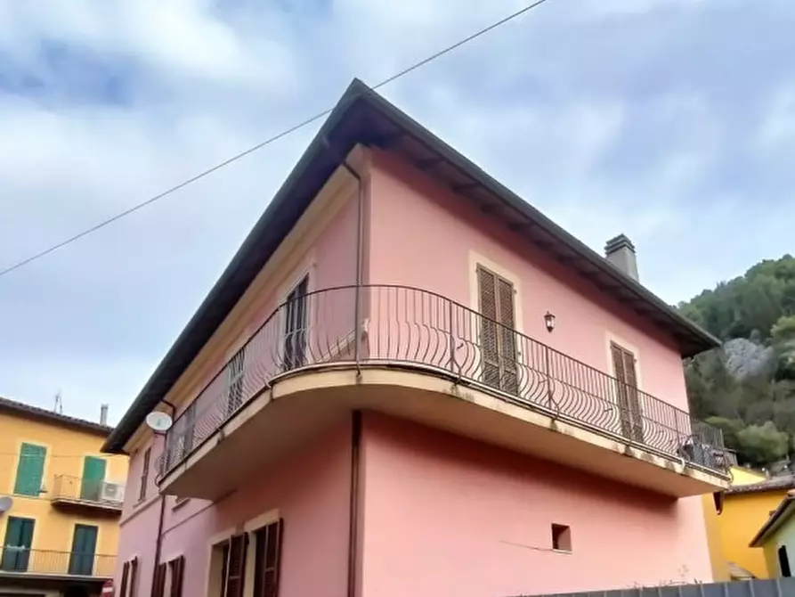 Immagine 2 di Appartamento in vendita  in Via del mattatoio a Arrone