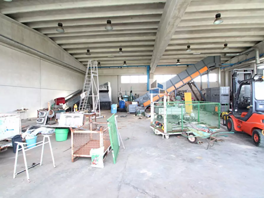 Immagine 9 di Capannone industriale in vendita  in via xx settembre a Campagna Lupia