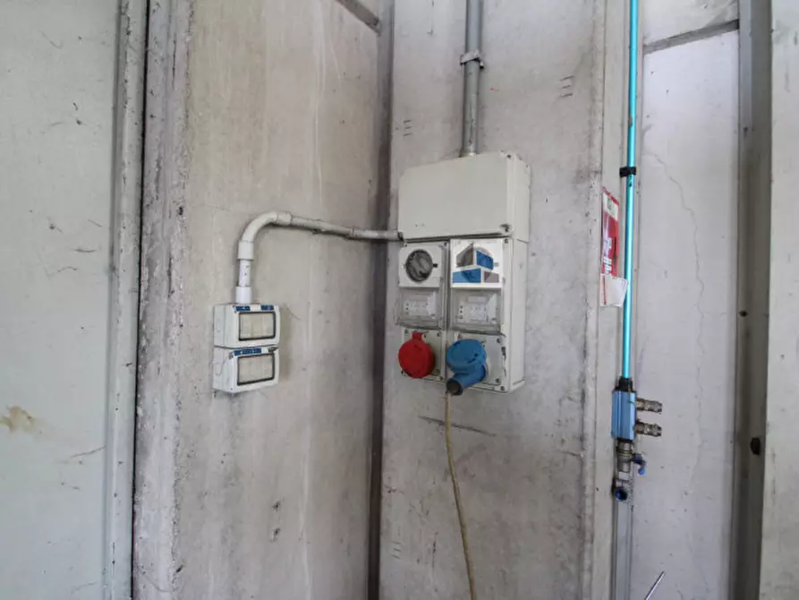 Immagine 11 di Capannone industriale in vendita  in via xx settembre a Campagna Lupia