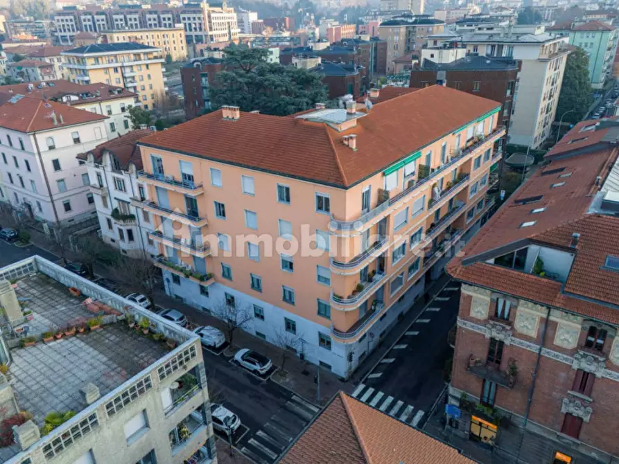 Immagine 2 di Appartamento in vendita  in via Mentana a Como