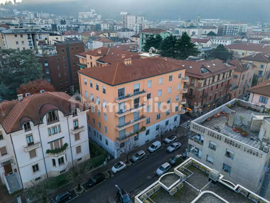 Immagine 3 di Appartamento in vendita  in via Mentana a Como