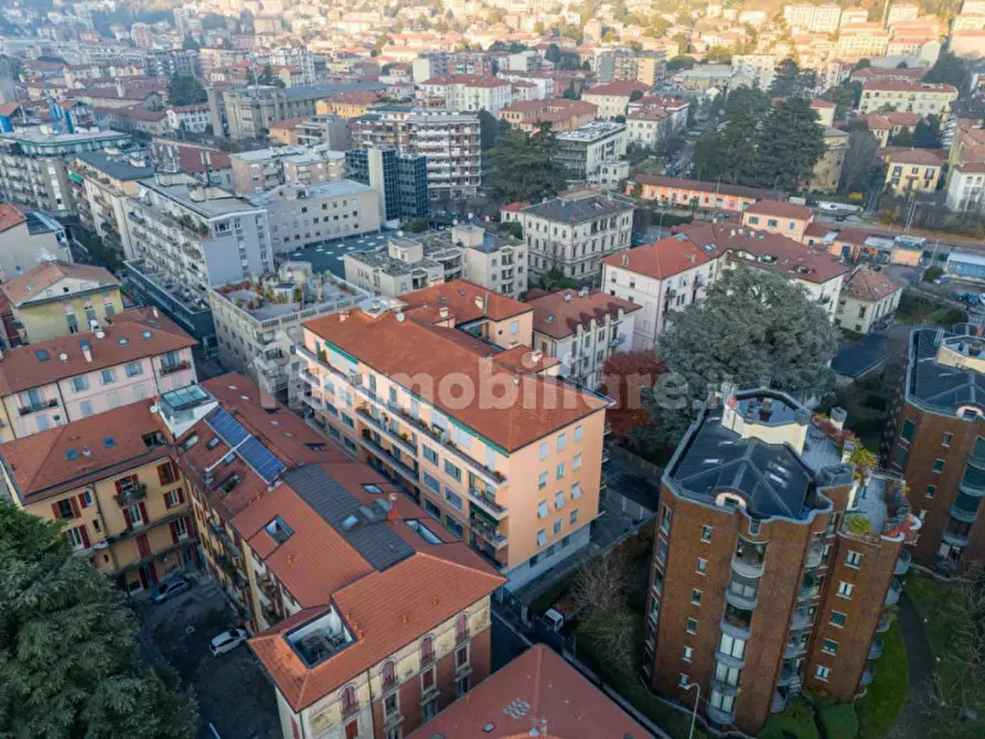 Immagine 4 di Appartamento in vendita  in via Mentana a Como